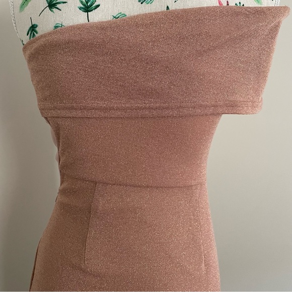 HOST PICK⭐️SNDYS NWOT ✨ Rose Gold Bodycon Dress - Picture 6 of 7